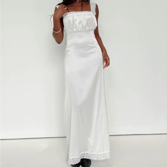 LIONESS PRINCESS POLLY WHITE SATIN MAXI DRESS - Picture 1 of 4